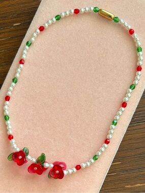 Avon Precious Rose Beaded Necklace